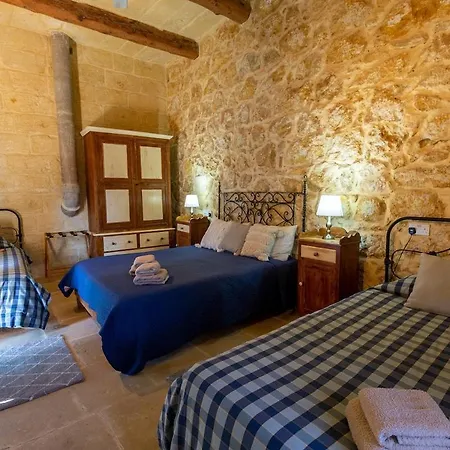 Traditional And Charming 3 Bedroom With Pool * Ta' Abram