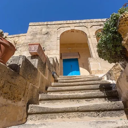 Traditional And Charming 3 Bedroom With Pool * Ta' Abram