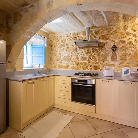 Traditional And Charming 3 Bedroom With Pool * Ta' Abram