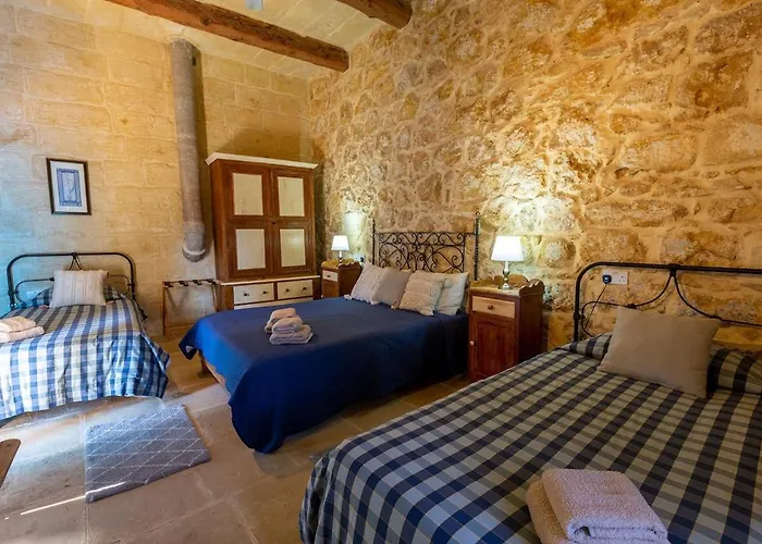 Traditional And Charming 3 Bedroom With Pool * Ta' Abram