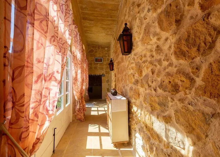 Traditional And Charming 3 Bedroom With Pool Ta' Abram