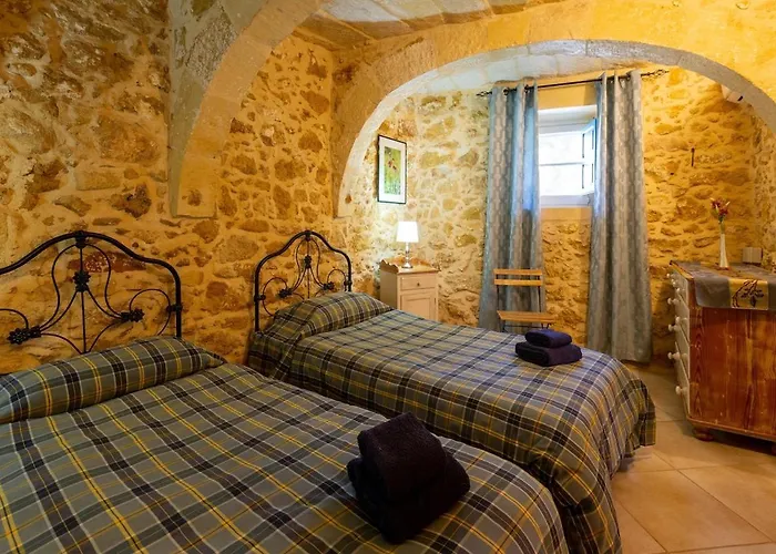 Case de vacanță Traditional And Charming 3 Bedroom With Pool